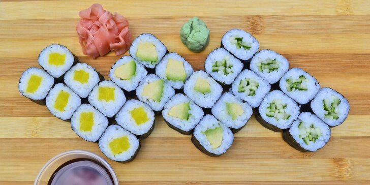 Sushi sety až se 42 kousky: s lososem, krevetou i avokádem s sebou