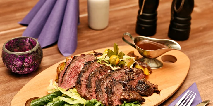 Parádní porce: 400g marinovaný hovězí hanger steak s omáčkou demi-glace