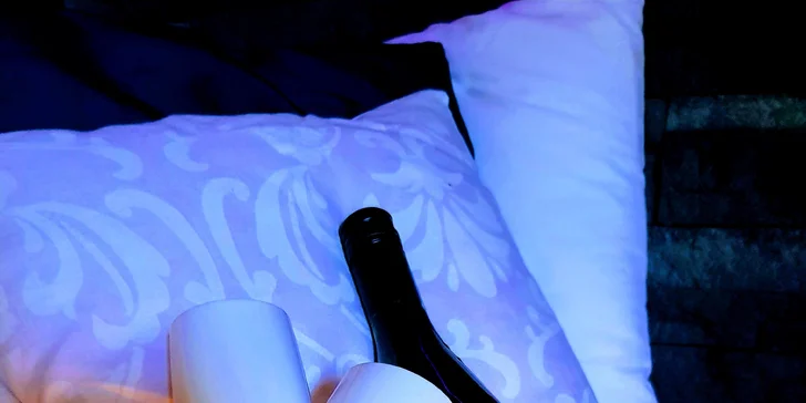120 minut parádního relaxu u Vltavy: privátní sauna s vířivkou pro dvě osoby