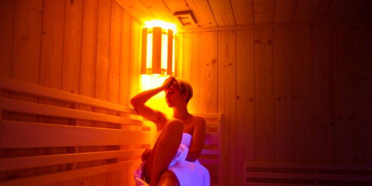 120 minut parádního relaxu u Vltavy: privátní sauna s vířivkou pro dvě osoby