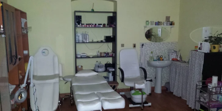Uvolnění a relax: masáž zad a šíje včetně baňkování