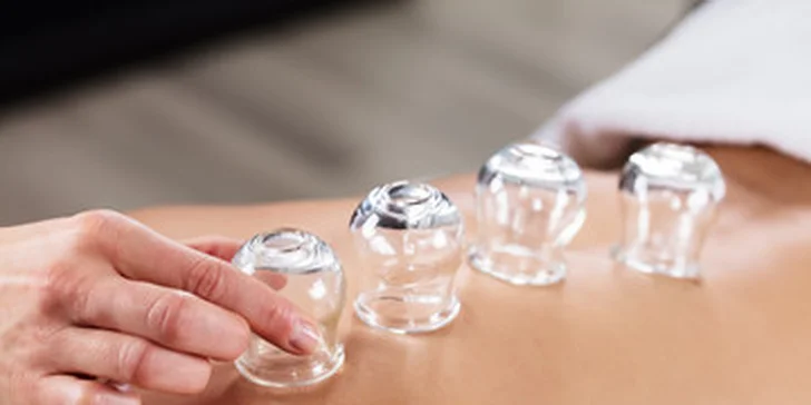 Masáž, kterou jste ještě nezažili: baňkování i stará čínská technika Gua-Sha