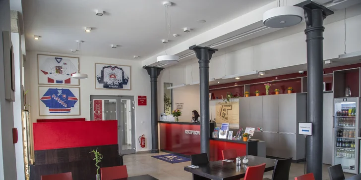 Varianty s polopenzí zahrnují na každý večer voucher do restaurace Jihlavský parlament v hodnotě 500 Kč. 