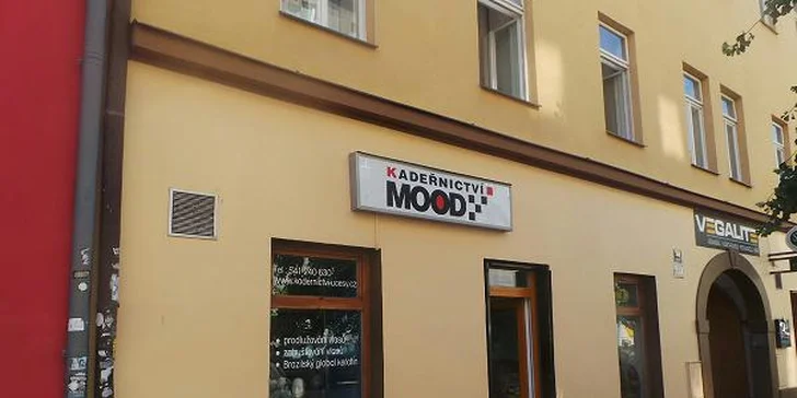 Procedury jsou vhodné pro vlasy všech délek.