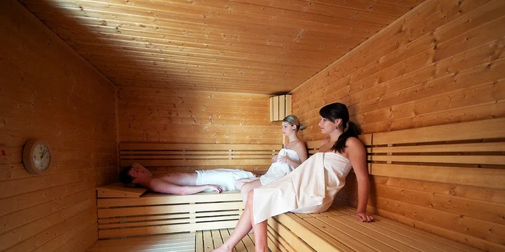 Zahřejte se ve finské sauně hotelu Toč.