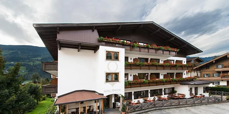 Všechny pokoje mají balkon s hezkým výhledem.