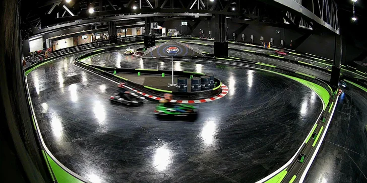 Hala je špeciálne navrhnutá pre elektrické driftovacie motokáry, ktoré sú nielen ekologickejšie, ale aj extrémne rýchle