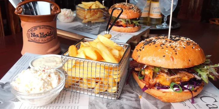 Americké léto: burgerové menu s trhanými žebírky a jablečný cider pro dva