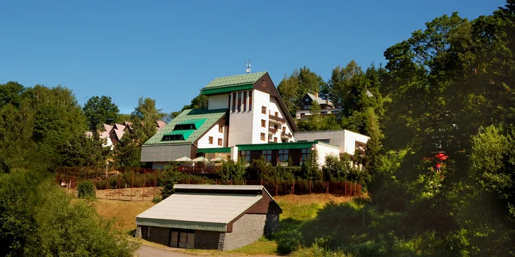 Relax v Orlických horách: Hotel s wellness a polopenzí uprostřed přírody