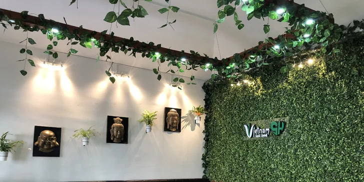 Restauraci najdete co by hůlkami dohodil od Anděla. 