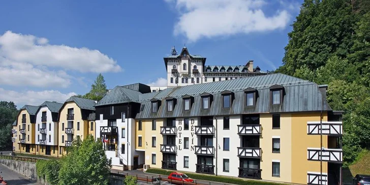 Odpočinek a relaxace v Mariánských Lázních pro dva s wellness a polopenzí a vínem