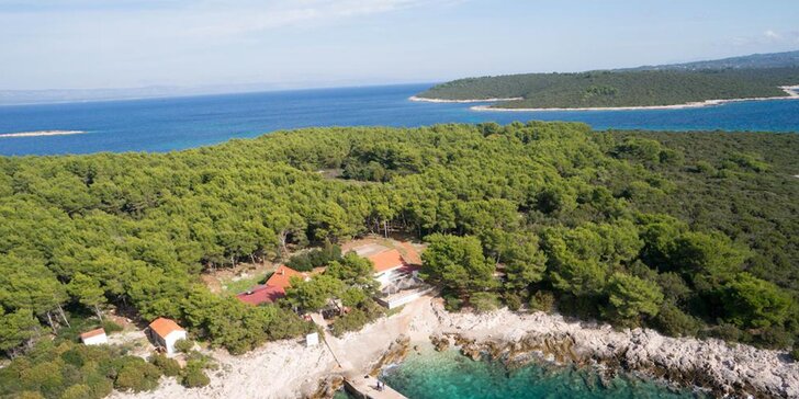 Pobyt na nádherné Korčule pro dva: polopenze i volný vstup do bazénu