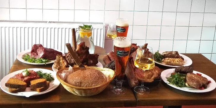 All you can eat degustace steaků, uzenin, líček a dalších mas přímo v řeznictví