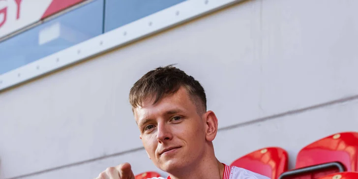 Trenéra si zvolíte dle svých preferencí, na výběr je CptKubajz a Vojta Kucka. 