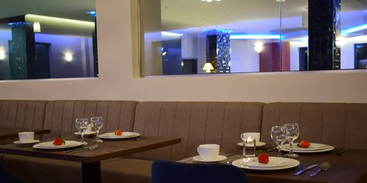3 dny v hotelu u Karlových Varů: jídlo, sekt i privátní wellness a procedury