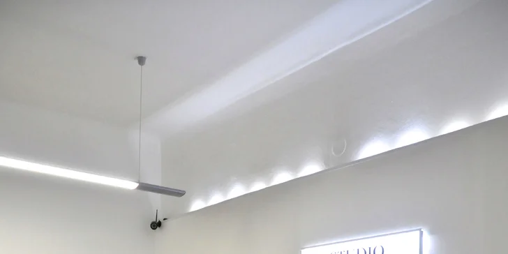 Balíčky se střihem, dermabrazí, diagnózou vlasové pokožky i stylingem