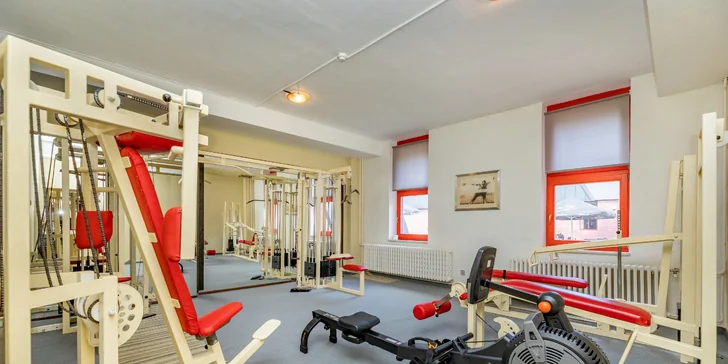 Samotný hotel ponúka množstvo aktivít: ak máte radi šport, užijete si tenis, volejbal a futbal.