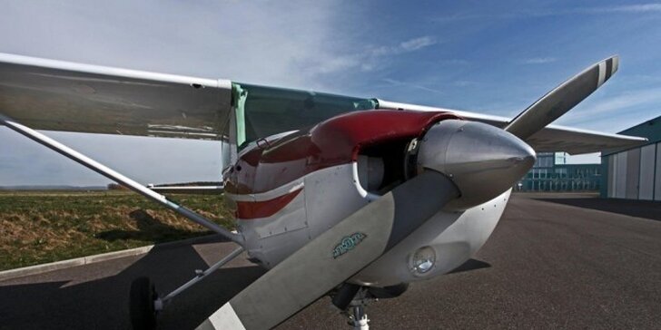 Seznamovací let v letadlech Cessna včetně pilotování
