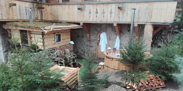 Relax v penzionu Hlušec: polopenze i vyjížďka v saních či kočáře s koňmi
