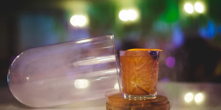 2x molekulární Diamond Menu a koktejl v prvorepublikovém baru v centru