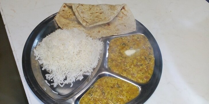 Indie na talíři: XL hlavní jídlo dle výběru z masových i vege variant