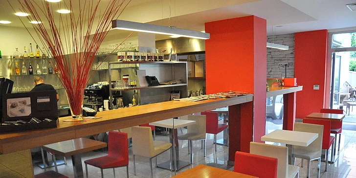 Dva italské saláty v Caffé Fresco na Vyšehradě