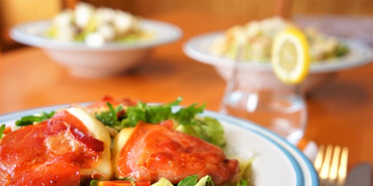 Letní saláty pro 1 či 2: tuňákový, Caesar, řecký nebo s grilovanou mozzarellou