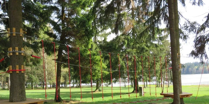 3denní pobyt kousek od rybníka: polopenze, wellness i lanový park u hotelu