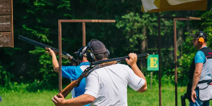 Za příplatek vyzkoušejte střílení nebo paintball.