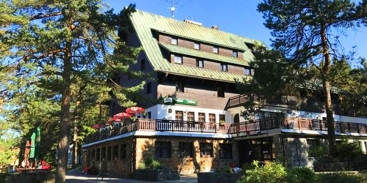3denní pobyt kousek od rybníka: polopenze, wellness i lanový park u hotelu