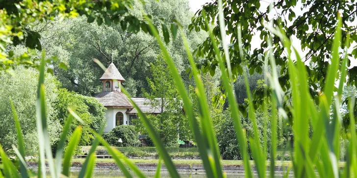 Minigolf kousek od Prahy: 80 minut zábavy pro 2 dospělé i rodiny s dětmi