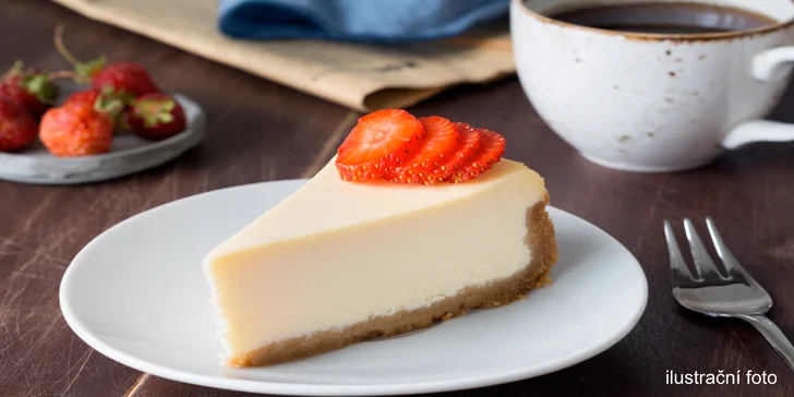 Italská káva Cosmai, domácí závin nebo cheesecake a limonáda s ovocem