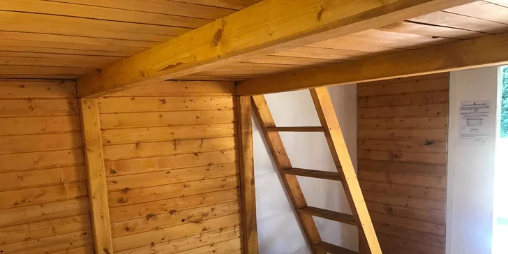 Rodinná pohoda v chatkách či tee-pee na Křivoklátsku s bazénem a spoustou aktivit