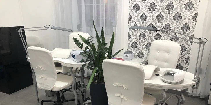 Kompletní péče o ruce: Manikúra s lakováním, Shellac, P–Shine nebo IBX