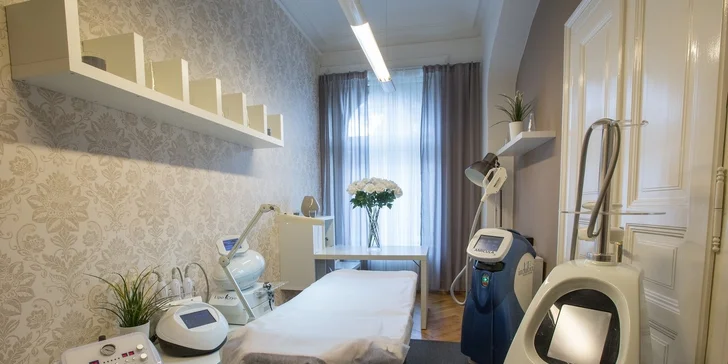 Omlazení pleti: invazivní mikrojehličková radiofrekvence s kys. hyaluronovou