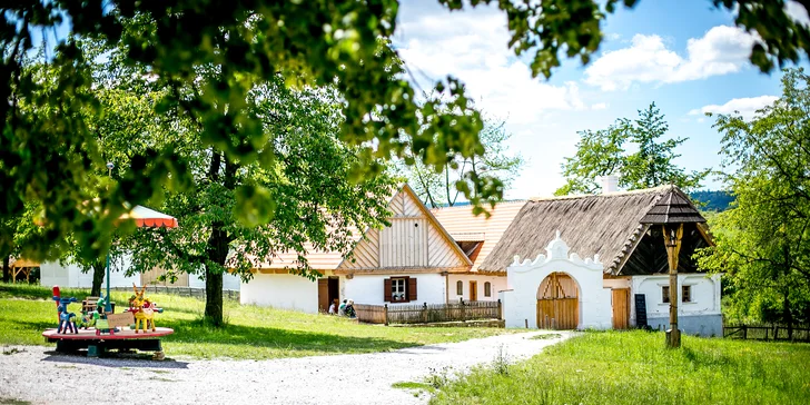 Rodinné vstupné na Řemeslné pohádkové léto ve skanzenu v Kouřimi