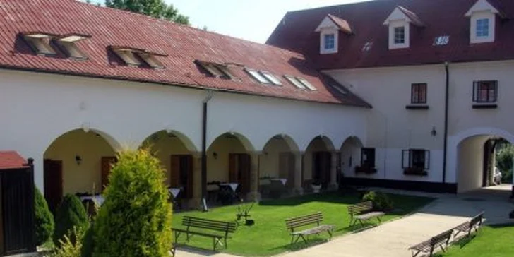 599 Kč za romantickou noc pro DVA. Večeře, ubytování a snídaně v krásné přírodě na severu Moravy se slevou 50 %.