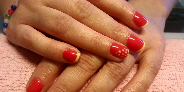 Kompletní péče o ruce: Manikúra s lakováním, Shellac, P–Shine nebo IBX