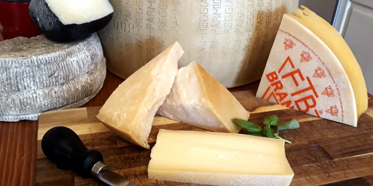 Italské sýrové trio pro gurmány: Parmigiano Reggiano, Grana Padano a Branzi