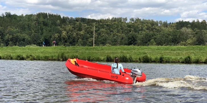 Jižní Čechy z vodní hladiny: motorový člun až pro 6 osob na 4 hodiny