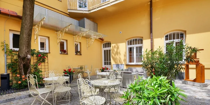 Pobyt na Slovensku v historickém hotelu: snídaně či polopenze i neomezený wellness