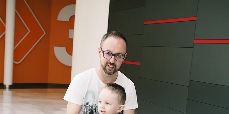 Jízda na obrovských plyšácích: zábava v OC Černý Most pro dospělé i děti