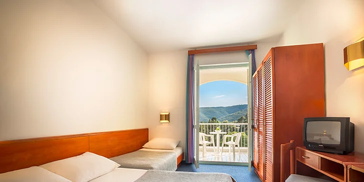 Busem na 2-3 noci do Rabacu: hotel s bazénem, polopenze i výlet do Labinu