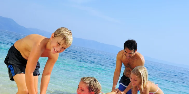 Busem na 2-3 noci do Rabacu: hotel s bazénem, polopenze i výlet do Labinu