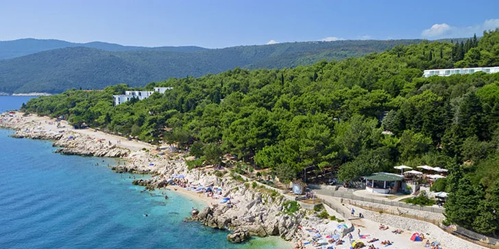 Busem na 2-3 noci do Rabacu: hotel s bazénem, polopenze i výlet do Labinu