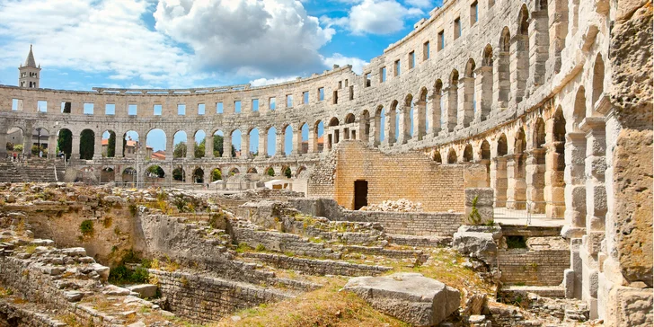 Busem na 2-3 noci do Rabacu: hotel s bazénem, polopenze i výlet do Labinu