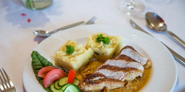 Pobyt v moderním srubu: příroda, exkurze do palírny, romantika i rybaření