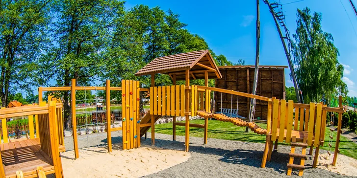 Netradiční pobyt ve westernovém voze až pro 4 i vstup do Energylandie