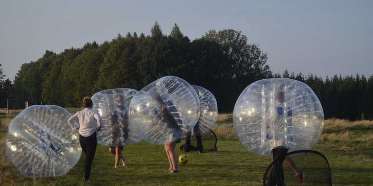 Bubble football: zábavný fotbal v koulích v délce 60 či 120 minut