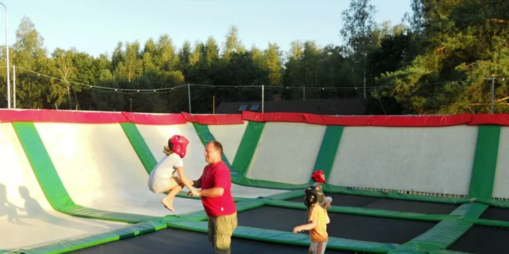 50 Kč za DVA vstupy na GIGA trampolínu v HRADCI KRÁLOVÉ